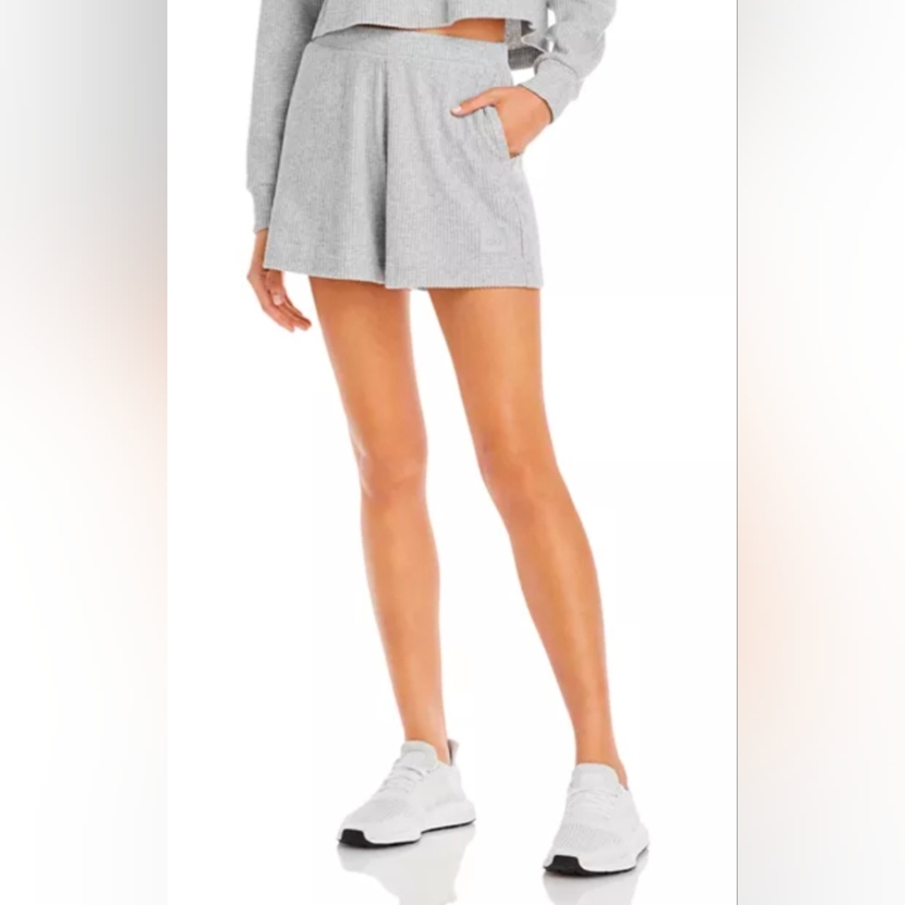 Alo Yoga Muse Ribbed Shorts Sz.M